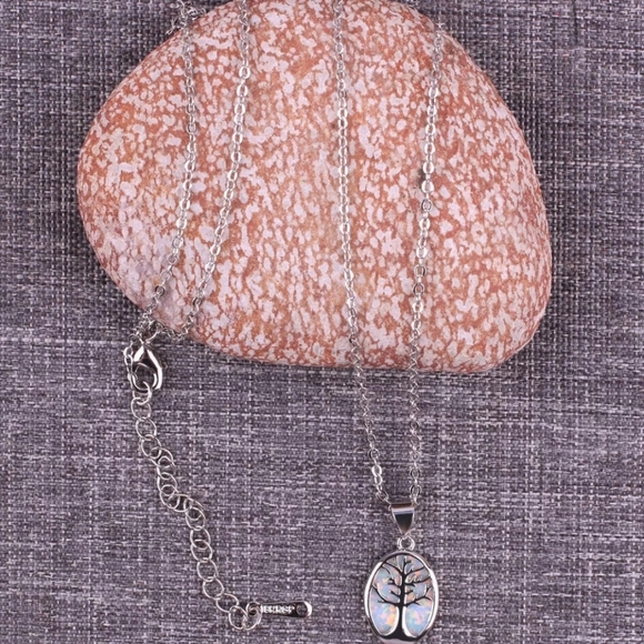 NWT - Sterling Silver Tree of Life with White Simulated Opal Adjustable Neckla… - Picture 4 of 4